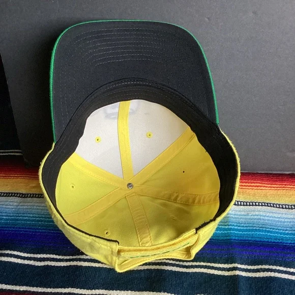 Nike classic 99 Oregon ducks SnapBack hat - Picture 11 of 11